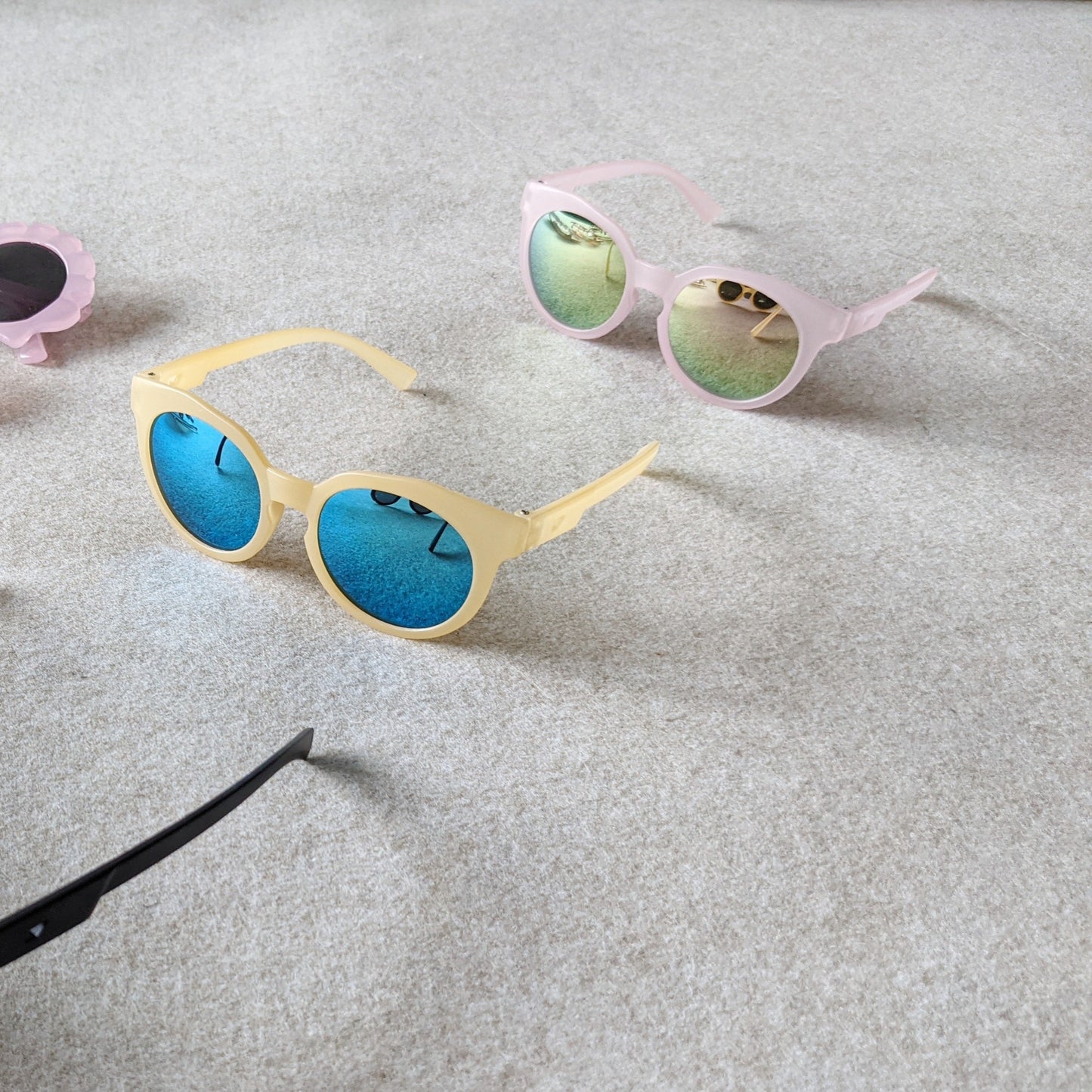 Summer Lovin' Sunglasses with Casing